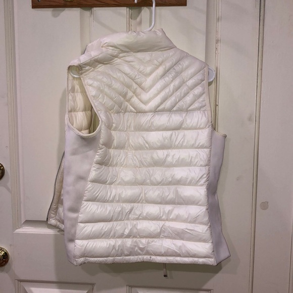 Gap vest - Picture 2 of 3